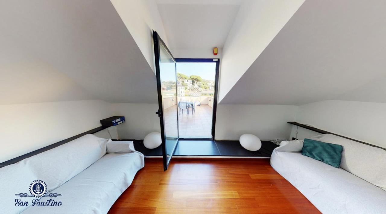 ATTICO SAN FAUSTINO 165 mq più 110 mq di terrazza- IN VILLA 700 ,VISTA MARE STREPITOSA-100 m dalla spiaggia-PARKING ESCLUSIVO-SKY,NETFLIX Rapallo Esterno foto