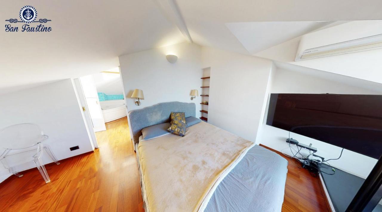 ATTICO SAN FAUSTINO 165 mq più 110 mq di terrazza- IN VILLA 700 ,VISTA MARE STREPITOSA-100 m dalla spiaggia-PARKING ESCLUSIVO-SKY,NETFLIX Rapallo Esterno foto