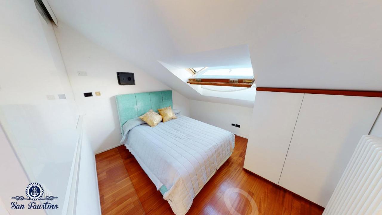 ATTICO SAN FAUSTINO 165 mq più 110 mq di terrazza- IN VILLA 700 ,VISTA MARE STREPITOSA-100 m dalla spiaggia-PARKING ESCLUSIVO-SKY,NETFLIX Rapallo Esterno foto