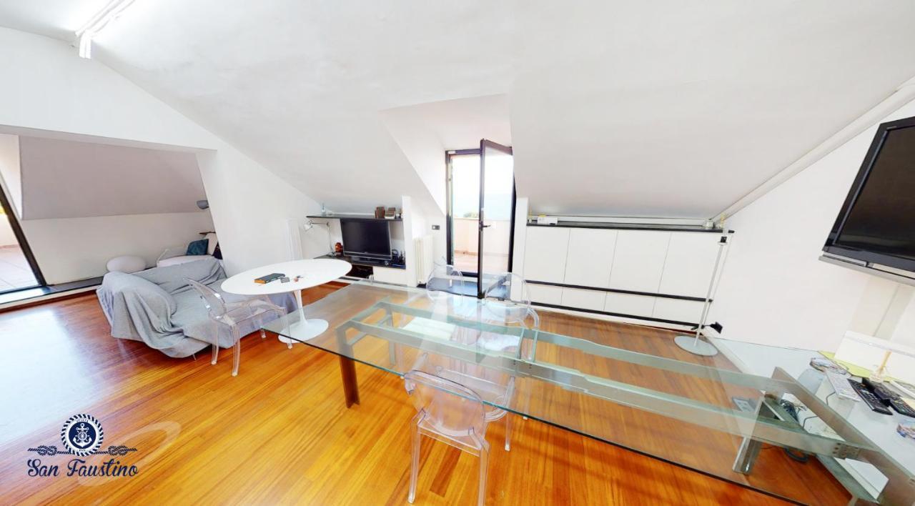 ATTICO SAN FAUSTINO 165 mq più 110 mq di terrazza- IN VILLA 700 ,VISTA MARE STREPITOSA-100 m dalla spiaggia-PARKING ESCLUSIVO-SKY,NETFLIX Rapallo Esterno foto
