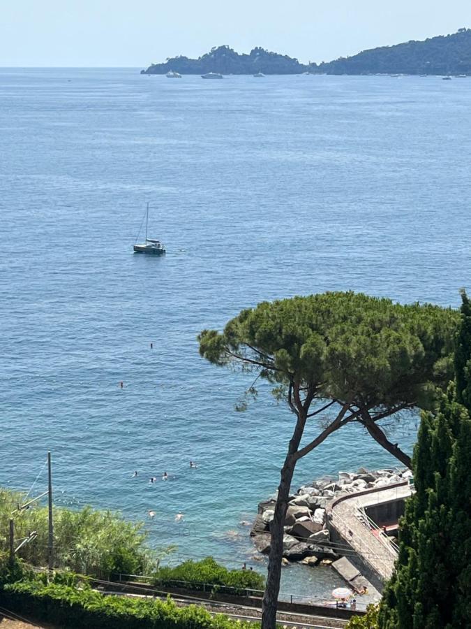 ATTICO SAN FAUSTINO 165 mq più 110 mq di terrazza- IN VILLA 700 ,VISTA MARE STREPITOSA-100 m dalla spiaggia-PARKING ESCLUSIVO-SKY,NETFLIX Rapallo Esterno foto