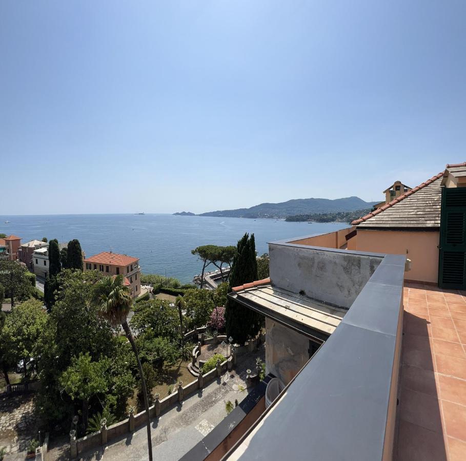 ATTICO SAN FAUSTINO 165 mq più 110 mq di terrazza- IN VILLA 700 ,VISTA MARE STREPITOSA-100 m dalla spiaggia-PARKING ESCLUSIVO-SKY,NETFLIX Rapallo Esterno foto