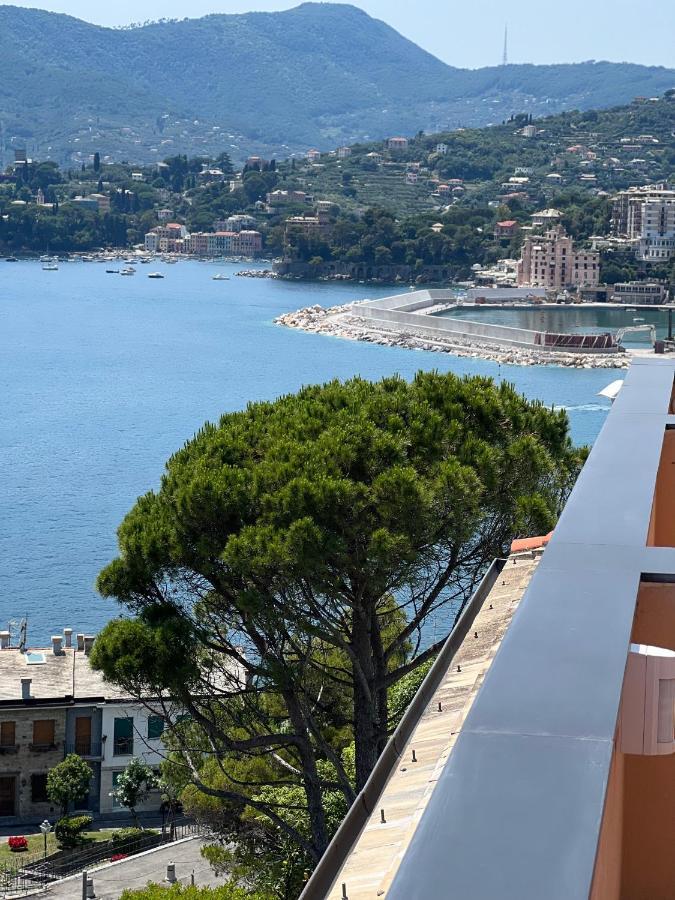ATTICO SAN FAUSTINO 165 mq più 110 mq di terrazza- IN VILLA 700 ,VISTA MARE STREPITOSA-100 m dalla spiaggia-PARKING ESCLUSIVO-SKY,NETFLIX Rapallo Esterno foto